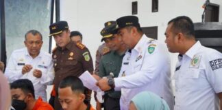 Harapkan BLT Subsidi BBM Tepat Sasaran, Bupati dan Ketua DPRD Maros Pantau Penyalurannya