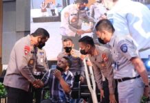 HUT Lalu Lintas Bhayangkara ke-67, Jasa Raharja Sulsel Berikan Bantuan Kursi Roda Korban Lakalantas