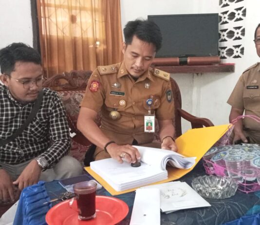 Lurah Borongloe Gowa dengan Humanis, Beri Pelayanan Prima Terhadap Publik