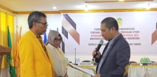 Pertama di Indonesia Timur, Kepala L2dikti Wlayah IX Kota Makassar Serahkan SK Mendikbudristek Pembukaan Izin Prodi K3 pada UPRI Makassar